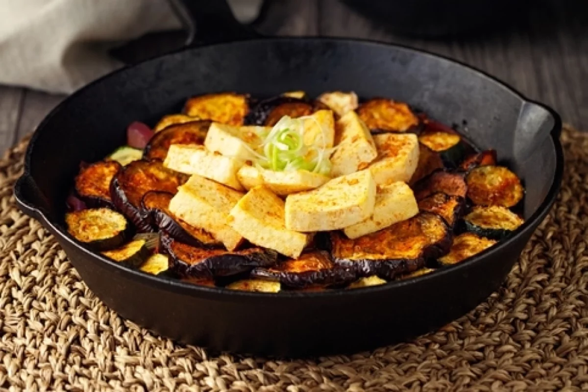 Губка» для масла. Как жарить баклажаны, чтобы они не получались жирными | Аргументы и Факты